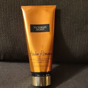 Victoria's Secret Amber Romance Fragrant Body Cream Size 6.7 fl oz